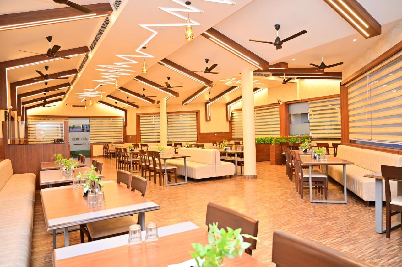 Hotel Panchsheel Ayodhya 외부 사진