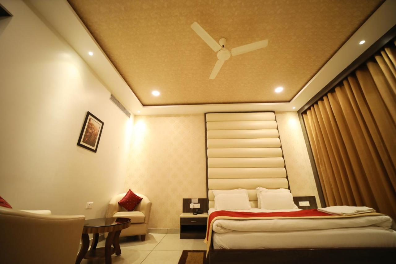 Hotel Panchsheel Ayodhya 외부 사진