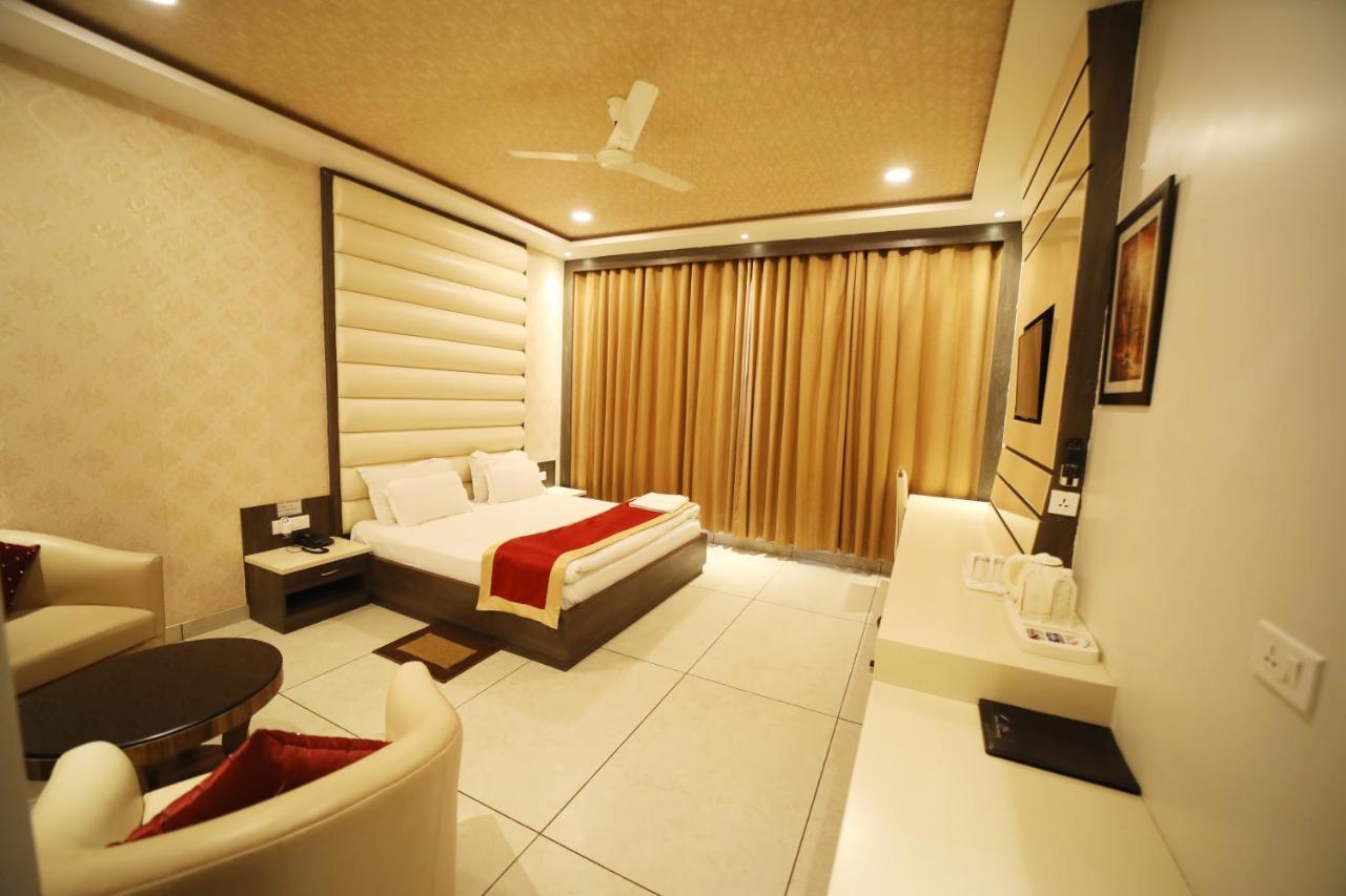 Hotel Panchsheel Ayodhya 외부 사진