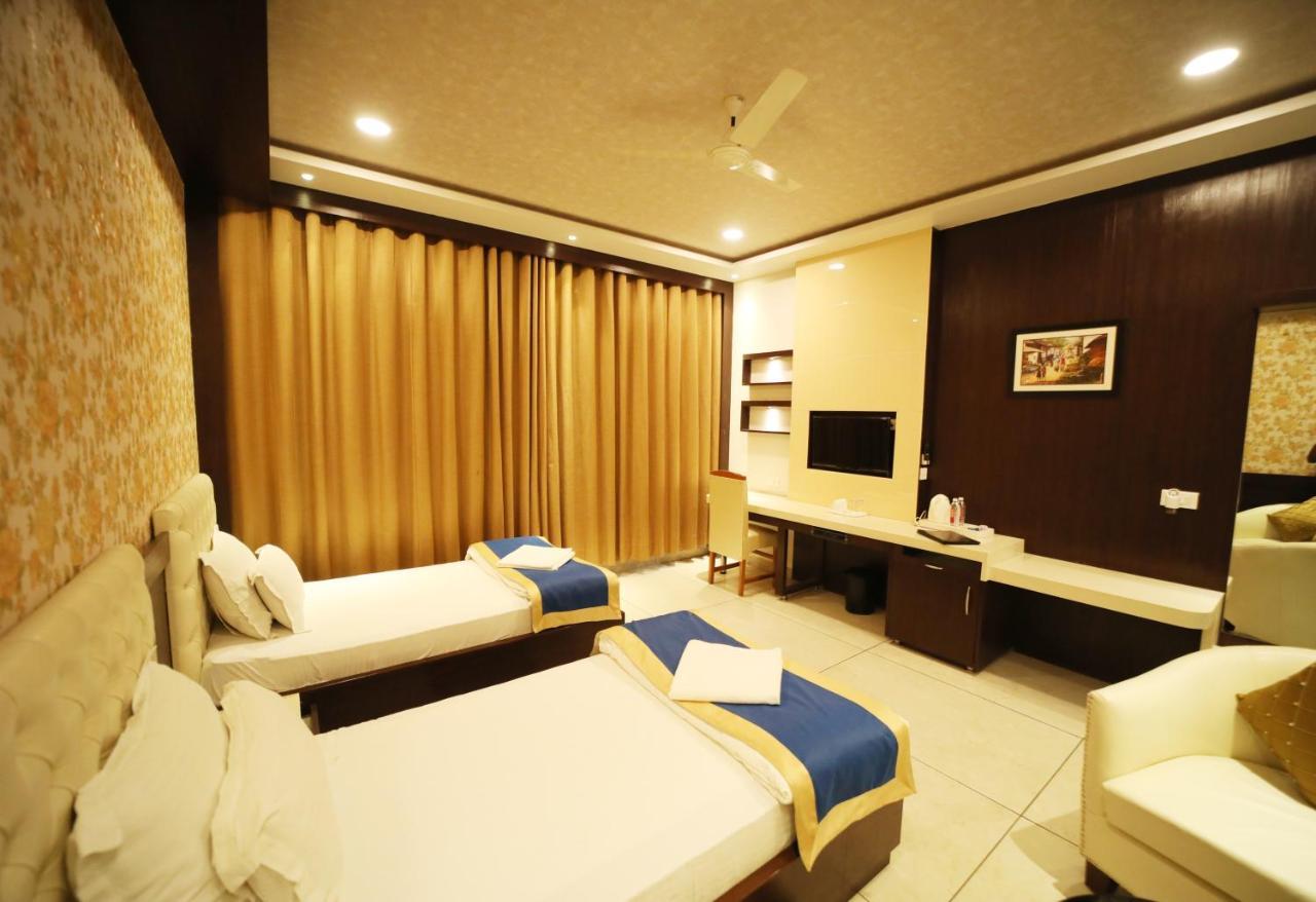 Hotel Panchsheel Ayodhya 외부 사진